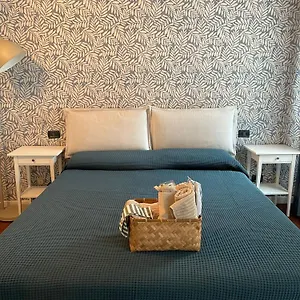 Amelie , Desenzano del Garda Italia